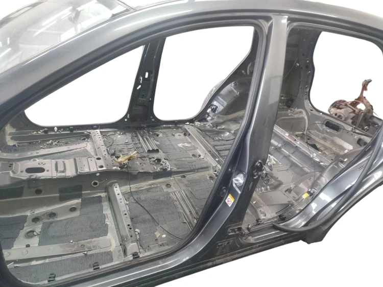 PRÓG LEWY SŁUPEK ŚRODKOWY TOYOTA RAV4 IV (2013-2016) 2.2 D4D 150KM