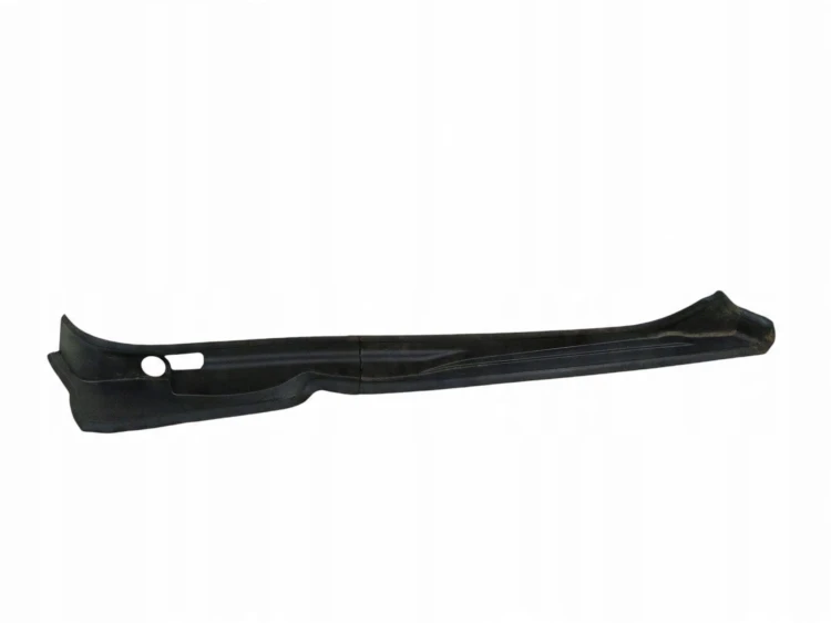 OSŁONA KLAPY PRAWY TYŁ BMW i4 G26 GRAN COUPE (2021-2024) eDrive40 340KM 748