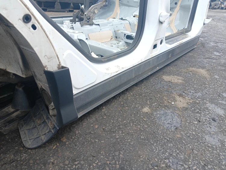 PRÓG PRAWY SŁUPEK ŚRODKOWY FORD KUGA MK2 (2012-2016) 2.0 TDCI 150KM