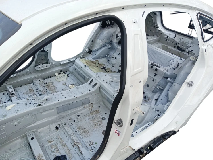 PRÓG LEWY SŁUPEK ŚRODKOWY BMW i4 G26 GRAN COUPE (2021-2024) eDrive40 340KM