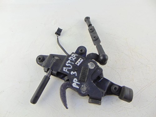 ZAMEK DACHU PRAWY OPEL ASTRA H (2006-2014) 1.6 16V 133019602