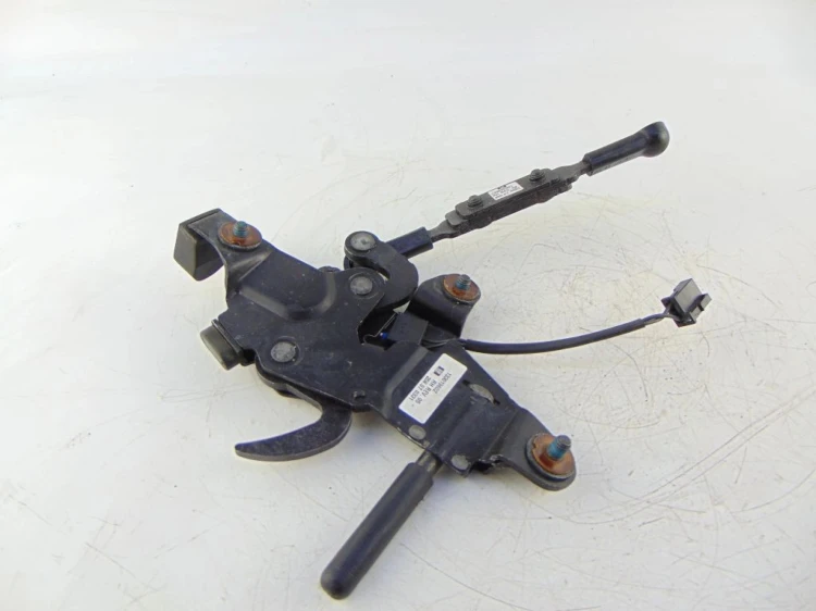 ZAMEK DACHU PRAWY OPEL ASTRA H (2006-2014) 1.6 16V 133019602
