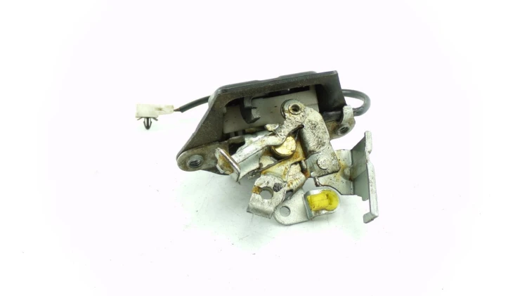 ZAMEK KLAPY BAGAŻNIKA NISSAN ALMERA TINO 2.0 16V