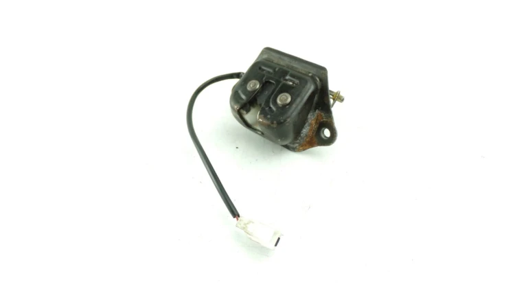ZAMEK KLAPY BAGAŻNIKA NISSAN ALMERA TINO 2.0 16V