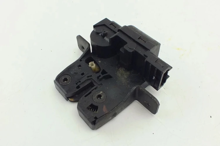 ZAMEK KLAPY BAGAŻNIKA RENAULT VEL SATIS (2002-2009) 2.2 DCI