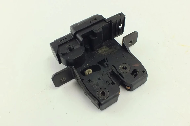 ZAMEK KLAPY BAGAŻNIKA RENAULT VEL SATIS (2002-2009) 2.2 DCI