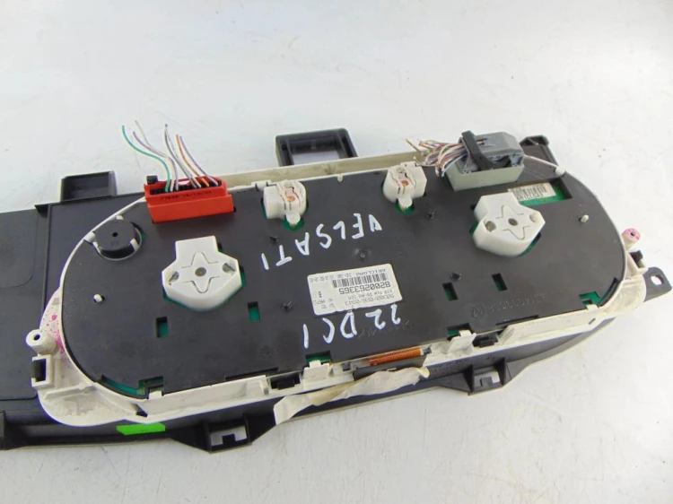 LICZNIK RENAULT VEL SATIS (2002-2009) 8200263365