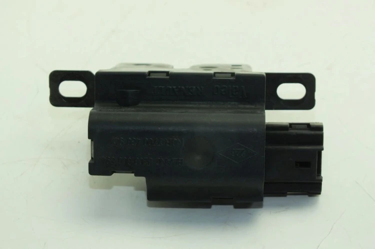 ZAMEK KLAPY BAGAŻNIKA RENAULT SCENIC I LIFT (1999-2003) 8200000894