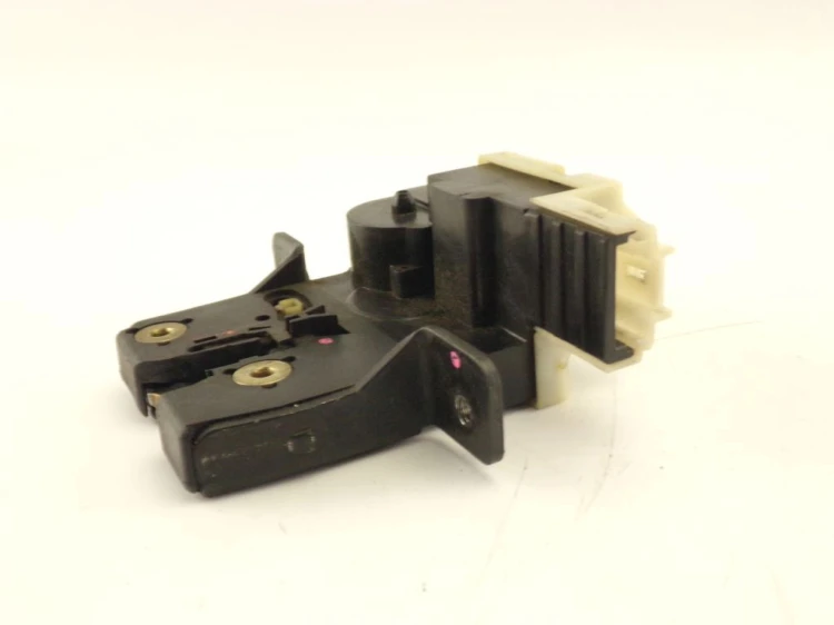 ZAMEK KLAPY BAGAŻNIKA NISSAN QASHQAI (2007-2013) 2.0 DCI 90502AV71B