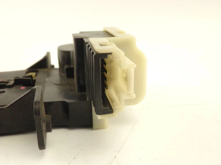 ZAMEK KLAPY BAGAŻNIKA NISSAN QASHQAI (2007-2013) 2.0 DCI 90502AV71B