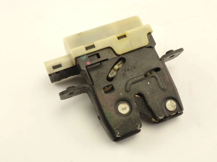 ZAMEK KLAPY BAGAŻNIKA NISSAN QASHQAI (2007-2013) 2.0 DCI 90502AV71B