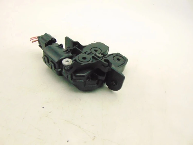 ZAMEK KLAPY BAGAŻNIKA RENAULT MEGANE III (2008-2013) 1.5 DCI 905030005R