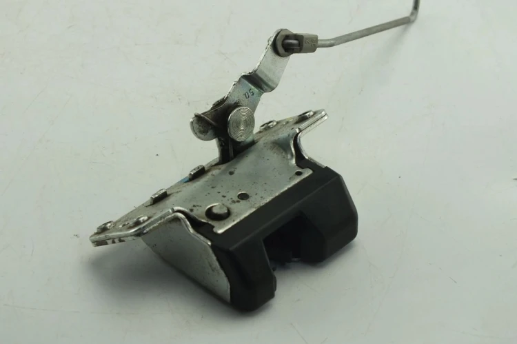 ZAMEK KLAPY BAGAŻNIKA OPEL MERIVA (2002-2010) 1.4 16V