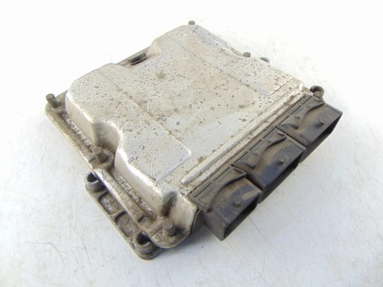 KOMPUTER STEROWNIK SILNIKA RENAULT LAGUNA II (2001-2005) 1.9 DCI 8200153946