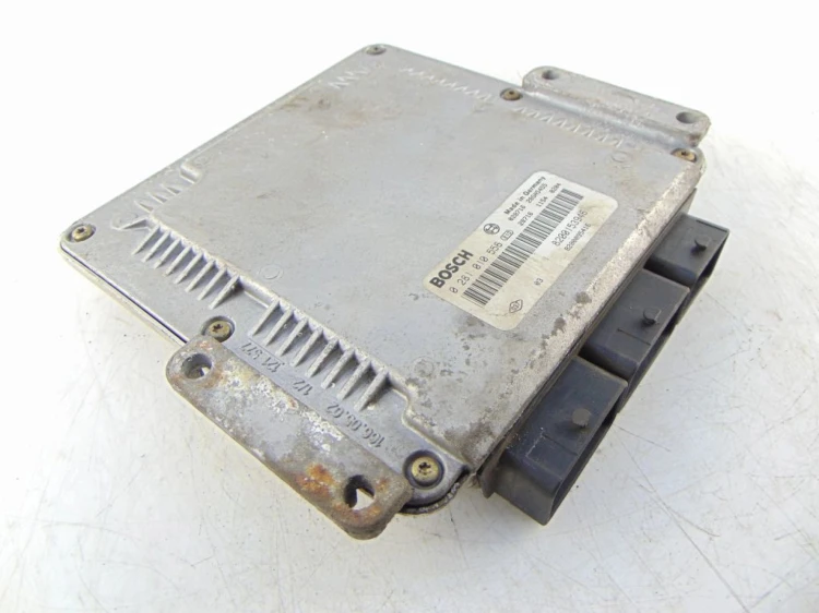 KOMPUTER STEROWNIK SILNIKA RENAULT LAGUNA II (2001-2005) 1.9 DCI 8200153946