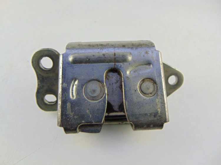 ZAMEK KLAPY BAGAŻNIKA TOYOTA YARIS I (1999-2005) 1.0 16V