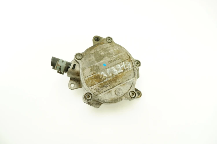 POMPA VACUM AUDI A4 B6 (2000-2006) 2.0 FSI 150KM 06D145100D