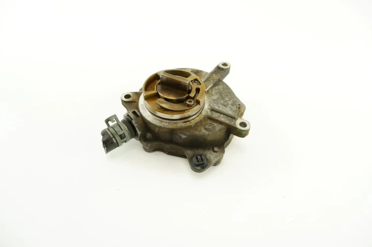 POMPA VACUM AUDI A4 B6 (2000-2006) 2.0 FSI 150KM 06D145100D