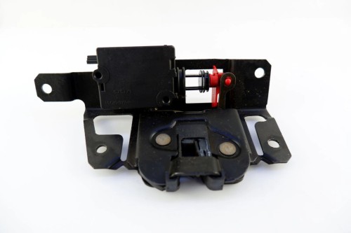 ZAMEK KLAPY BAGAŻNIKA BMW E46 7026192