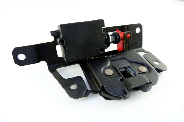 ZAMEK KLAPY BAGAŻNIKA BMW E46 7026192