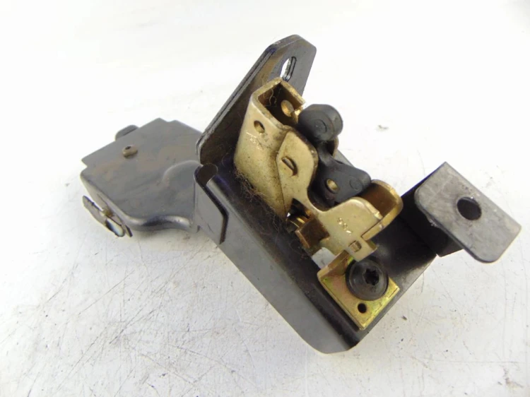 ZAMEK TYLNEJ SZYBY KLAPY CITROEN C5 I (2001-2004) 2.2 HDI 188101334250