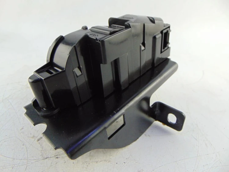 ZAMEK KLAPY BAGAŻNIKA CITROEN C4 PICASSO (2006-2013) 9660403680