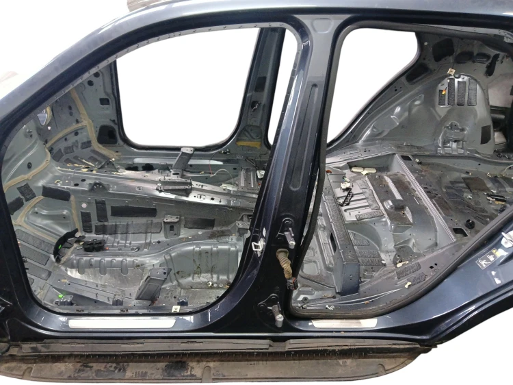 PRÓG LEWY SŁUPEK ŚRODKOWY MERCEDES ML W166 (2011-2015) 2.2 BlueTEC 204KM