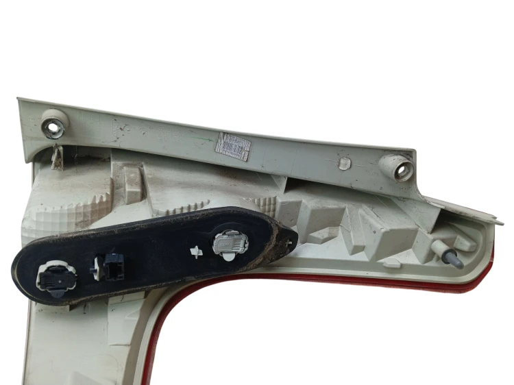 LAMPA LEWY TYŁ RENAULT SCENIC III (2009-2011) 1.6 16V 110KM