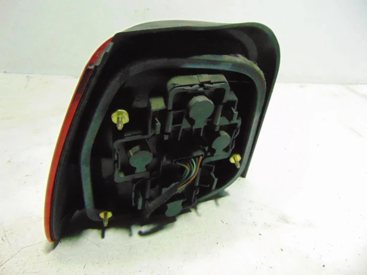 LAMPA PRAWY TYŁ SKODA FELICIA