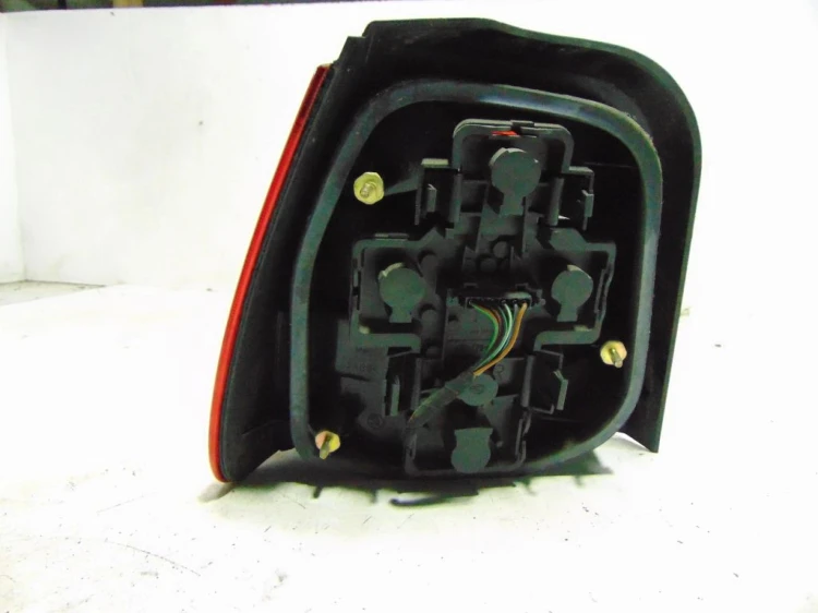 LAMPA PRAWY TYŁ SKODA FELICIA