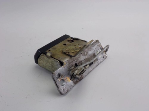 ZAMEK KLAPY BAGAŻNIKA OPEL CORSA B 1.0