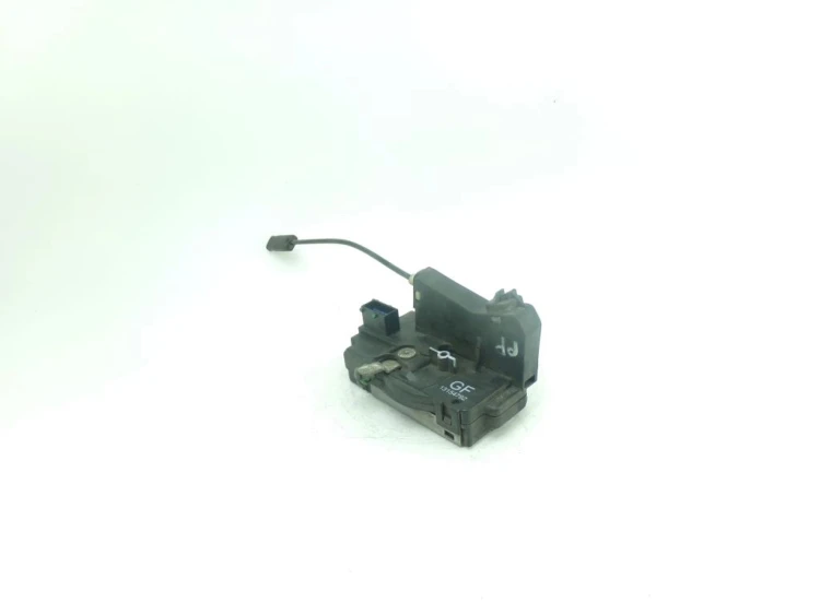 ZAMEK DRZWI PRAWY PRZÓD OPEL MERIVA A (2002-2010) 1.6 16V 13154792