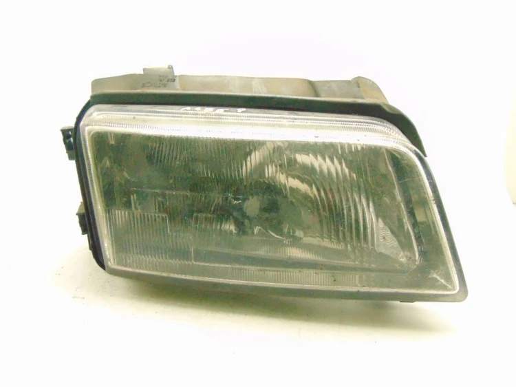 LAMPA PRAWY PRZÓD AUDI A4 B5 (1994 – 2001) 1.9 TDI