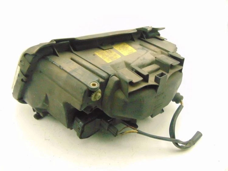 LAMPA PRAWY PRZÓD AUDI A4 B5 (1994 – 2001) 1.9 TDI