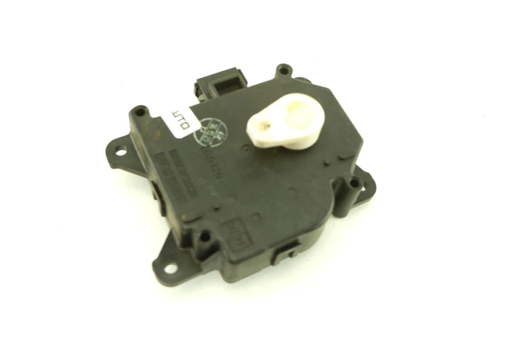 SILNICZEK NAGRZEWNICY TOYOTA AURIS 07-09 2.0 D4D 063700-8320