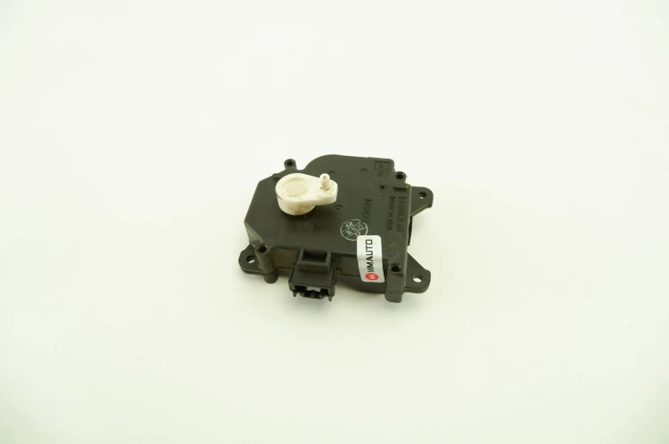 SILNICZEK NAGRZEWNICY TOYOTA AURIS 07-09 2.0 D4D 063700-8320