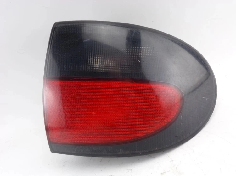 LAMPA PRAWY TYŁ RENAULT MEGANE I (1996-1999) 1.6 BENZ LAMPA PRAWA TYLNA
