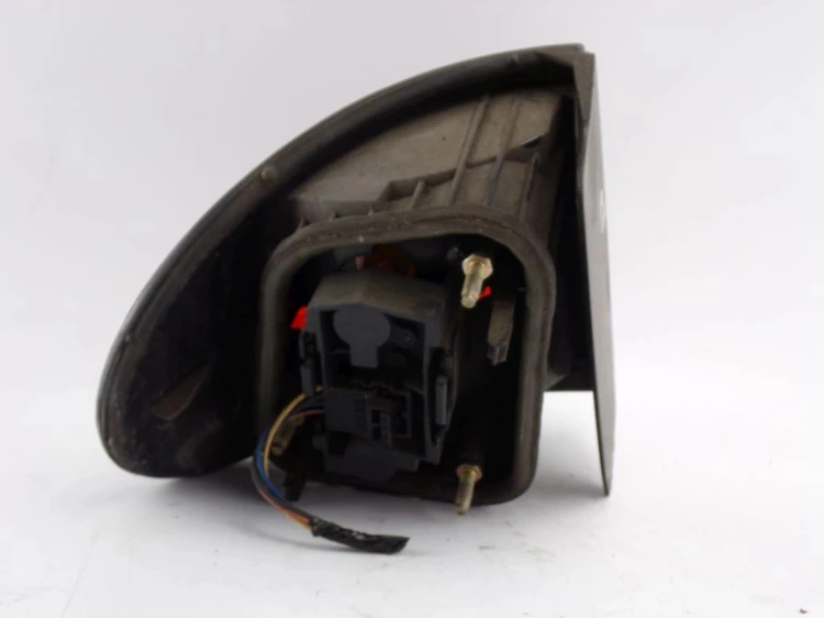 LAMPA PRAWY TYŁ RENAULT MEGANE I (1996-1999) 1.6 BENZ LAMPA PRAWA TYLNA