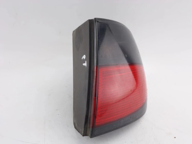 LAMPA PRAWY TYŁ RENAULT MEGANE I (1996-1999) 1.6 BENZ LAMPA PRAWA TYLNA