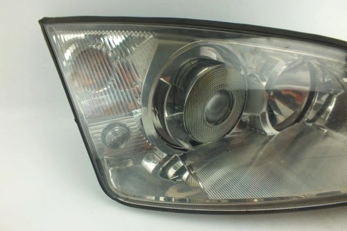 LAMPA PRAWY PRZÓD FORD MONDEO MK3 (2001-2007)