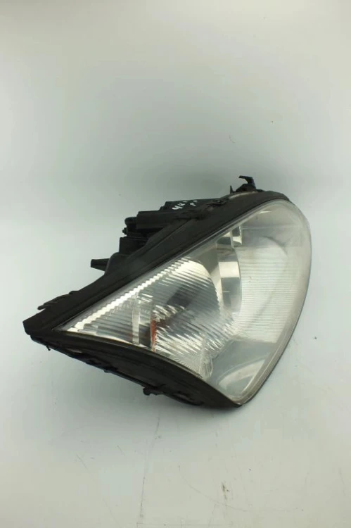 LAMPA PRAWY PRZÓD FORD MONDEO MK3 (2001-2007)