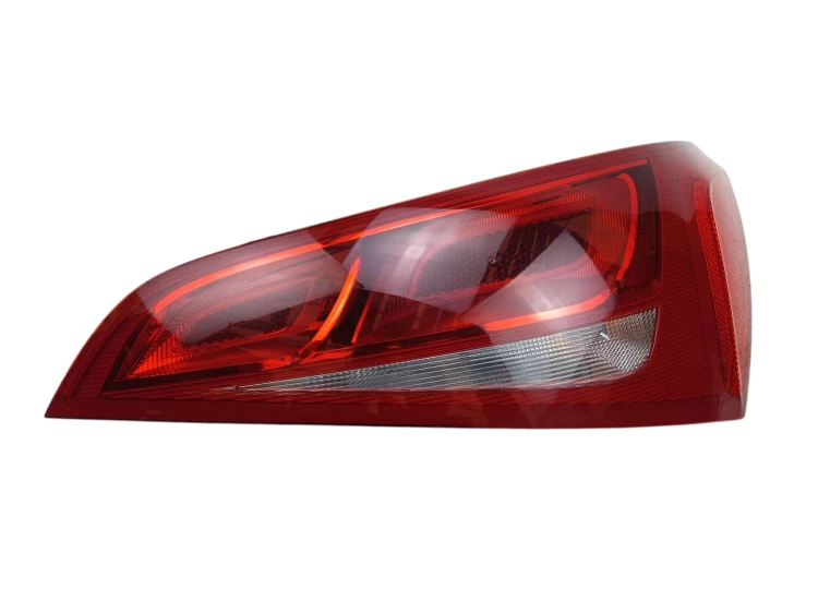 LAMPA PRAWY TYŁ AUDI Q5 8R (2008-2012) 2.0 TDI 143KM 8R0945094