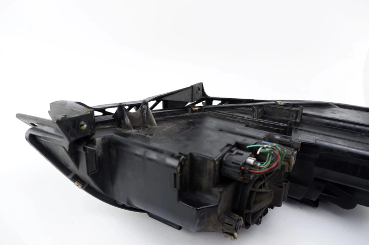 LAMPA LEWY PRZÓD MAZDA 6 I (2002-2008) 2.0 D