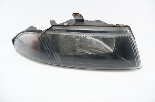 LAMPA PRAWY PRZÓD MITSUBISHI CARISMA 1.8 GDI