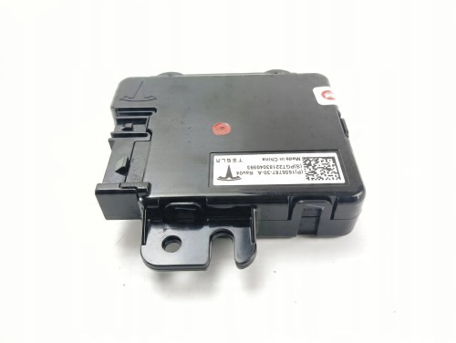 MODUŁ USB TESLA MODEL Y (2019-) LONG RANGE DUAL MOTOR 351KM 1656787-30-A