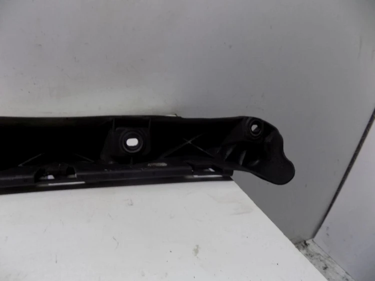 ŚLIZG ŚRODKOWY TYŁ SEAT ALTEA XL