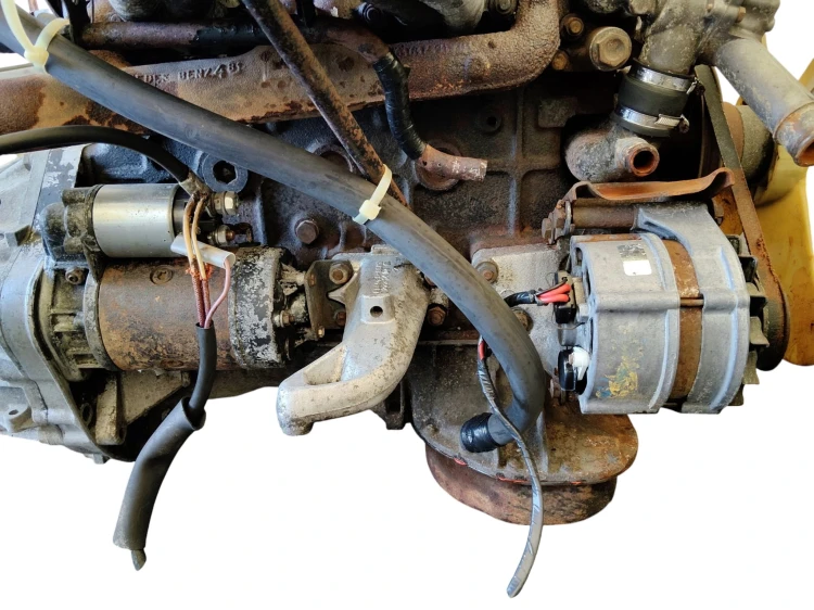 SILNIK KOMPLETNY MERCEDES-BENZ W123 2.4 diesel