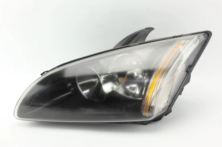 LAMPA LEWY PRZÓD FORD FOCUS MK2 (2004-2007) 1.8 16V 125KM
