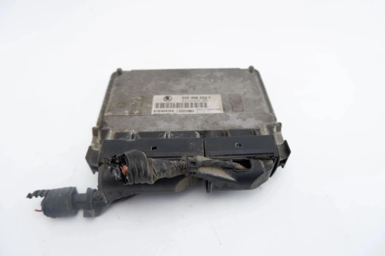 ZESTAW STARTOWY SKODA FABIA I 6Y 1.2 03E906033F