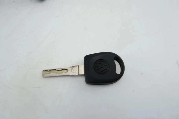 ZESTAW STARTOWY VOLKSWAGEN BORA (1998-2005) 2.0 8V 06A906032FK